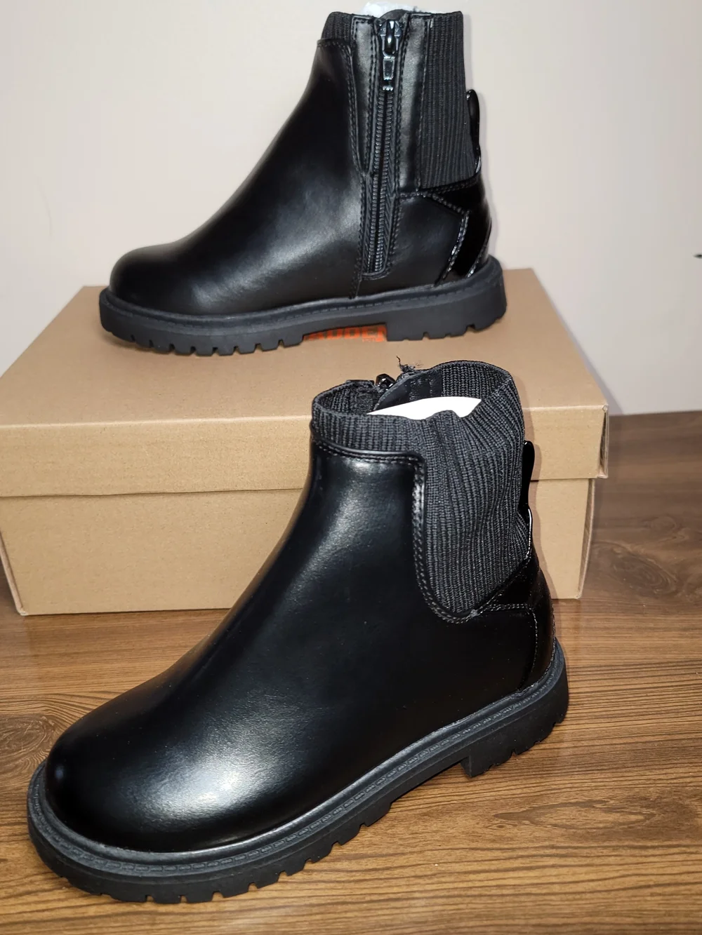Steve Madden Kids Strling Black Boot with Side Zip - Size 11 Little Kids